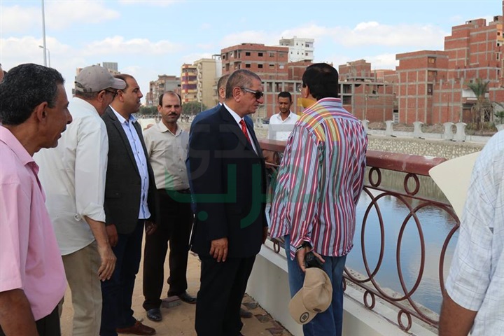 بالفيديو والصور.. محافظ كفر الشيخ يوجه بسرعة إنهاء أعمال الإنارة بكورنيش الزاوية
