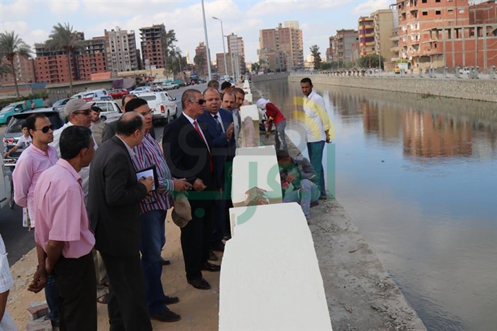 بالفيديو والصور.. محافظ كفر الشيخ يوجه بسرعة إنهاء أعمال الإنارة بكورنيش الزاوية