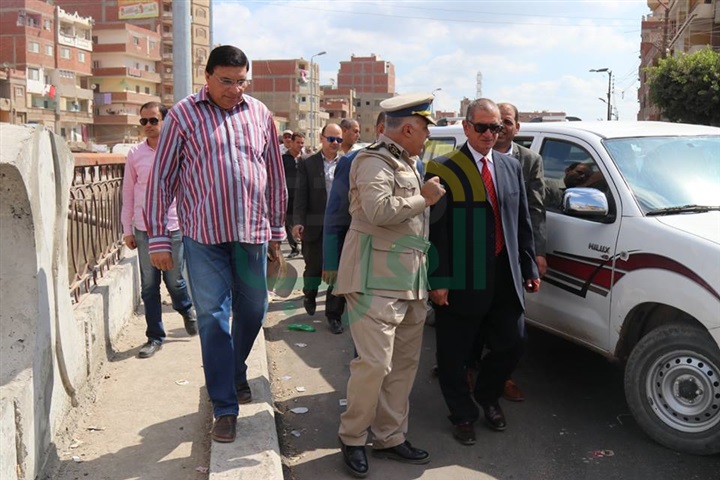 بالفيديو والصور.. محافظ كفر الشيخ يوجه بسرعة إنهاء أعمال الإنارة بكورنيش الزاوية