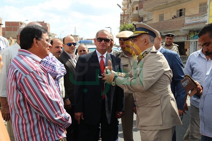بالفيديو والصور.. محافظ كفر الشيخ يوجه بسرعة إنهاء أعمال الإنارة بكورنيش الزاوية