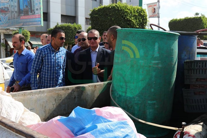 بالصور.. محافظ كفر الشيخ يشهد انطلاق قافلة "الشعب يأمر" لمكافحة الغلاء