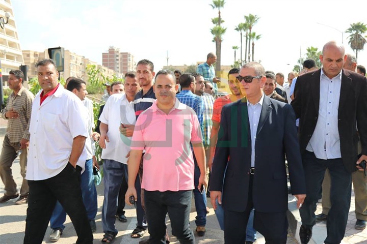 بالصور.. محافظ كفر الشيخ يشهد انطلاق قافلة "الشعب يأمر" لمكافحة الغلاء
