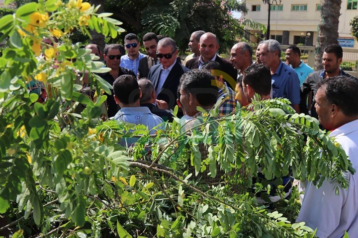 بالصور.. محافظ كفر الشيخ يشهد انطلاق قافلة "الشعب يأمر" لمكافحة الغلاء