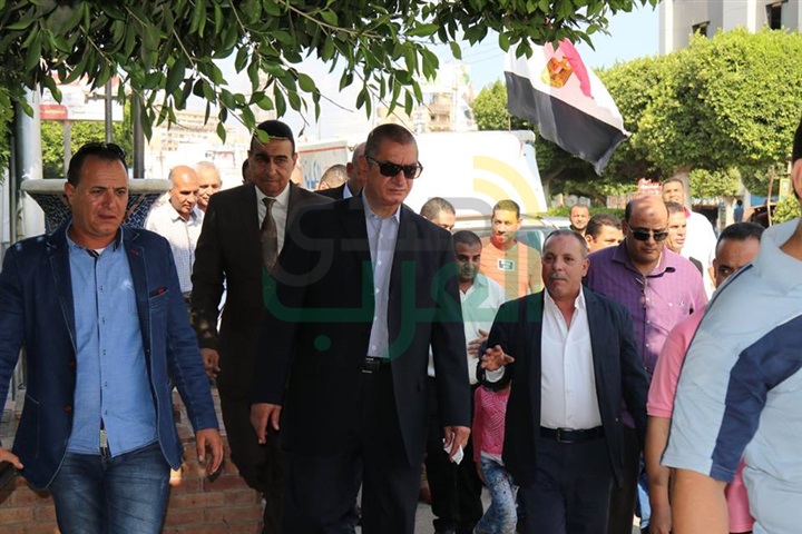 بالصور.. محافظ كفر الشيخ يشهد انطلاق قافلة "الشعب يأمر" لمكافحة الغلاء