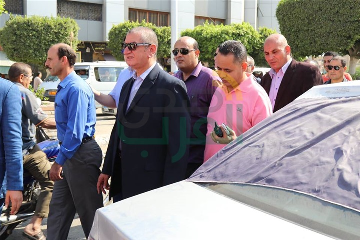 بالصور.. محافظ كفر الشيخ يشهد انطلاق قافلة "الشعب يأمر" لمكافحة الغلاء