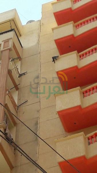 بالصور..محافظ  البحيره تتفقد موقع العقار الذى حدث له هبوط ارضى بدمنهور