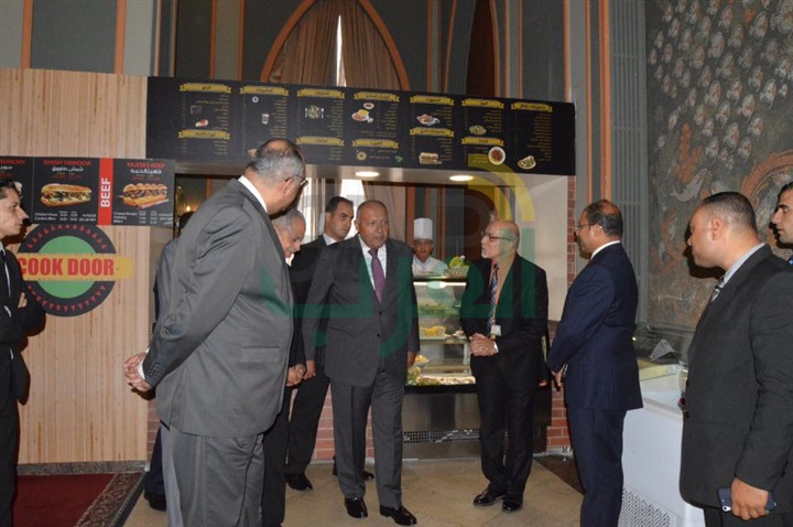 بالصور..وزير الخارجية يفتتح عددا من الوحدات الخدمية بديوان عام الوزارة بالصور..وزير الخارجية يفتتح عددا من الوحدات الخدمية بديوان عام الوزارة