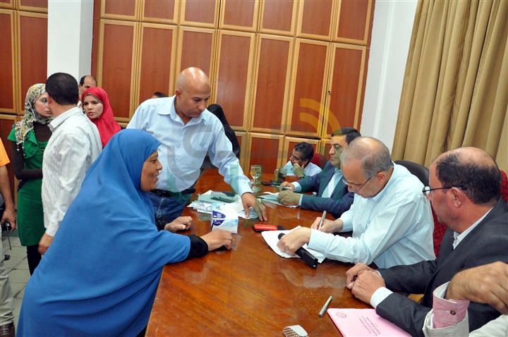 محافظ القليوبية يعطى تعليمات لرؤساء المدن بسرعة حل مشاكل المواطنين 