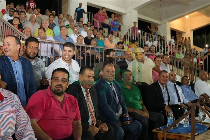 المحافظ ومديرا الأمن والبحث الجنائي يشاركون فرحة  فوز كفر الشيخ على أبوقير للأسمدة بثلاثية نظيفة