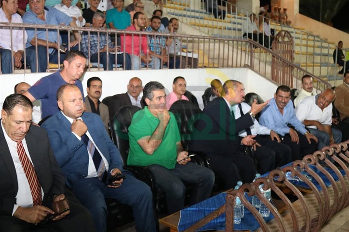 المحافظ ومديرا الأمن والبحث الجنائي يشاركون فرحة  فوز كفر الشيخ على أبوقير للأسمدة بثلاثية نظيفة