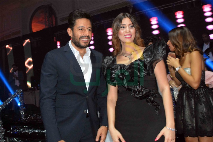 بالصور.. حماقي يشعل زفاف ابنة "ممدوح موسى"