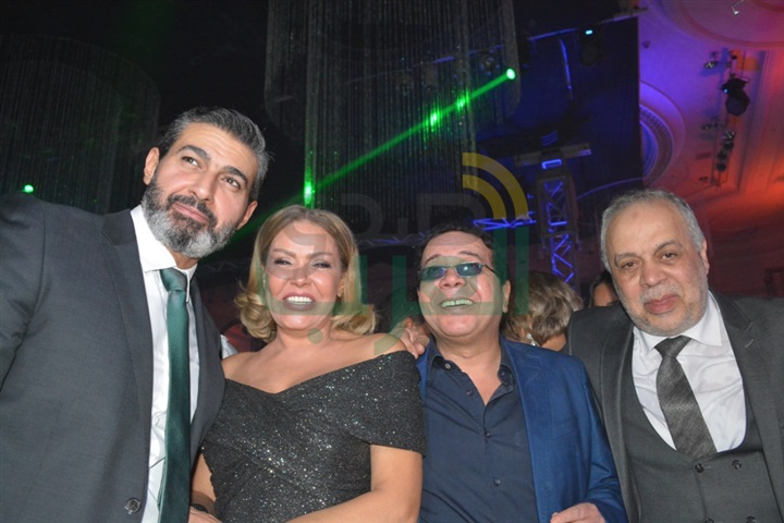 بالصور.. حماقي يشعل زفاف ابنة "ممدوح موسى"