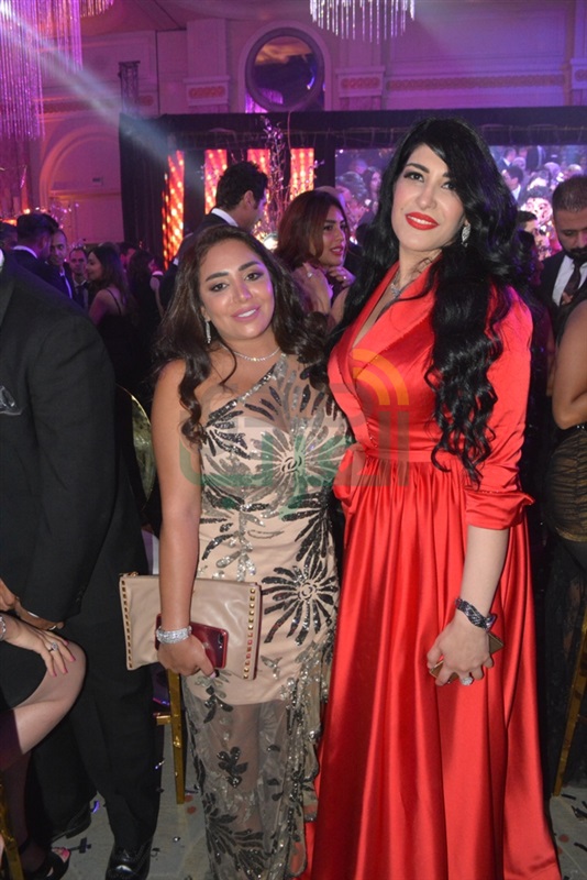 بالصور.. حماقي يشعل زفاف ابنة "ممدوح موسى"