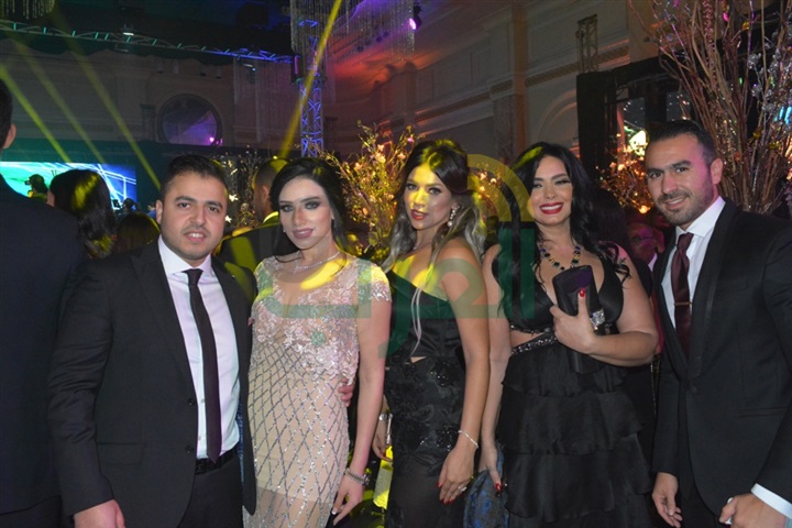 بالصور.. حماقي يشعل زفاف ابنة "ممدوح موسى"