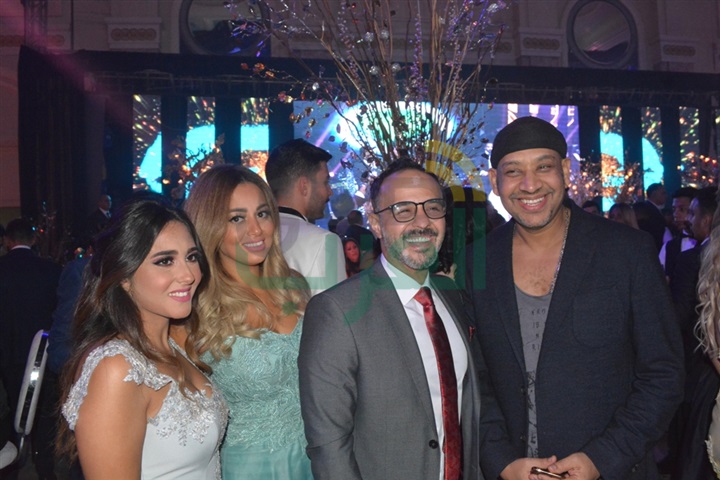 بالصور.. حماقي يشعل زفاف ابنة "ممدوح موسى"