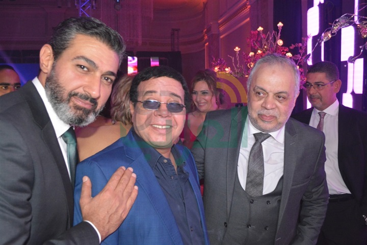 بالصور.. حماقي يشعل زفاف ابنة "ممدوح موسى"