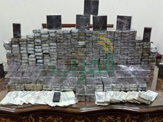 ضبط 10 مجرمين بـ"طن بانجو" و100 كيلو حشيش بالمحافظات