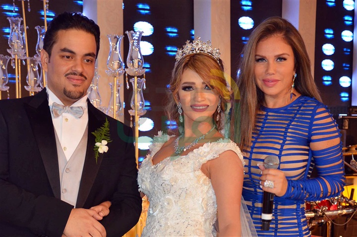 بالصور.. عمرو دياب ونيكول سابا يشعلان زفاف "يارا الزمتي" و"مصطفى إدريس" بالصور.. عمرو دياب ونيكول سابا يشعلان زفاف "يارا الزمتي" و"مصطفى إدريس"