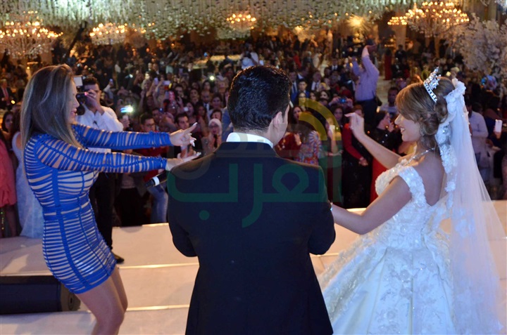 بالصور.. عمرو دياب ونيكول سابا يشعلان زفاف "يارا الزمتي" و"مصطفى إدريس" بالصور.. عمرو دياب ونيكول سابا يشعلان زفاف "يارا الزمتي" و"مصطفى إدريس"