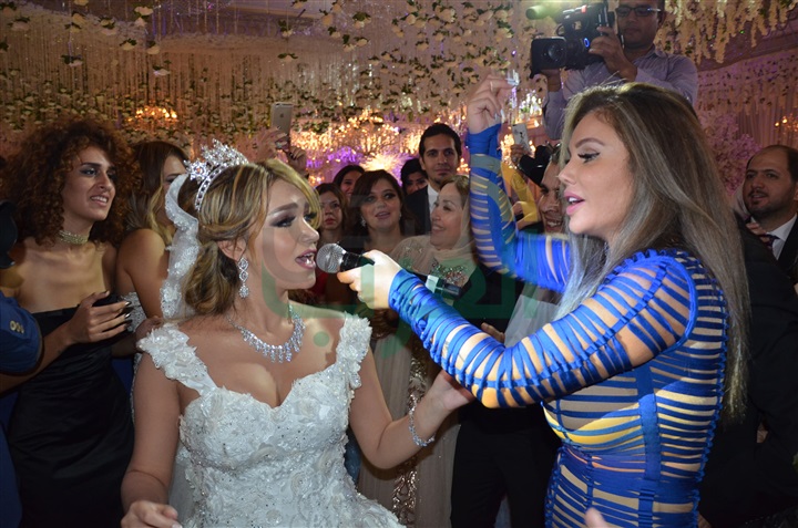بالصور.. عمرو دياب ونيكول سابا يشعلان زفاف "يارا الزمتي" و"مصطفى إدريس" بالصور.. عمرو دياب ونيكول سابا يشعلان زفاف "يارا الزمتي" و"مصطفى إدريس"