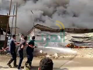 بالصور.. حريق هائل بمعرض ملابس ببنها