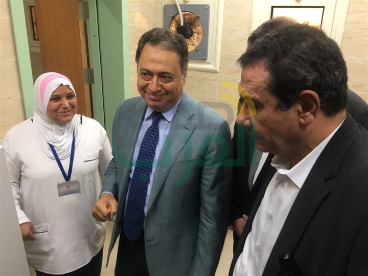 بالصور.. وزير الصحة يتفقد تجهيزات مستشفى البراجيل تمهيداً لافتتاحه