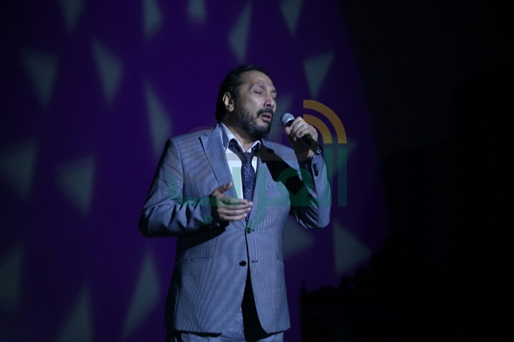 الحجار يبدع باغنية "ابويا الطيب" في تكريم اسم محفوظ عبدالرحمن الحجار يبدع باغنية "ابويا الطيب" في تكريم اسم محفوظ عبدالرحمن
