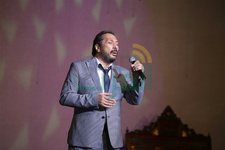 الحجار يبدع باغنية "ابويا الطيب" في تكريم اسم محفوظ عبدالرحمن الحجار يبدع باغنية "ابويا الطيب" في تكريم اسم محفوظ عبدالرحمن
