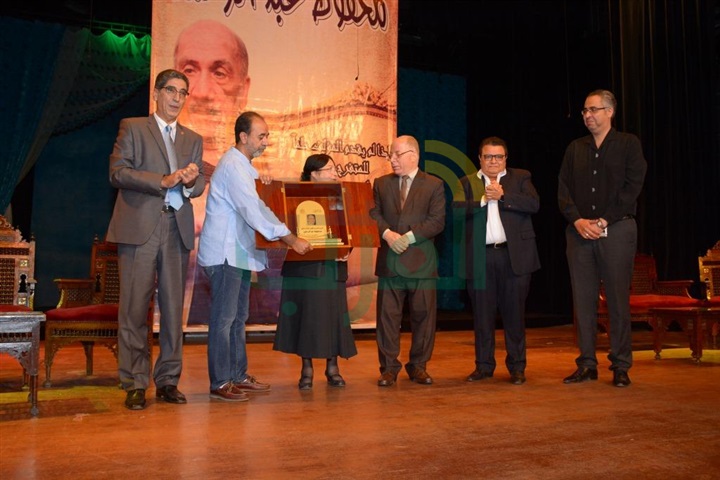 النمنم يكرم اسم الراحل محفوظ عبدالرحمن بالمسرح القومي النمنم يكرم اسم الراحل محفوظ عبدالرحمن بالمسرح القومي