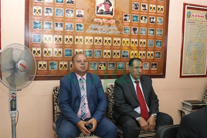 بالفيديو والصور.. محافظ كفر الشيخ يضع إكليل الزهور على قبر الجندى المجهول