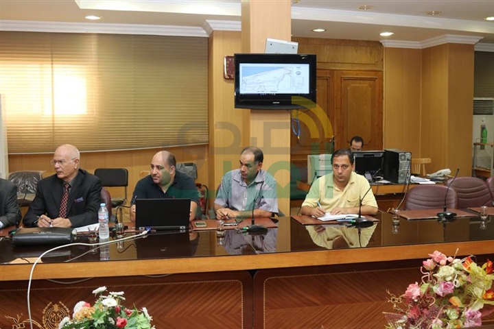 بالصور.. محافظ كفر الشيخ يبحث تنمية الثروة السمكية ببحيرة البرلس