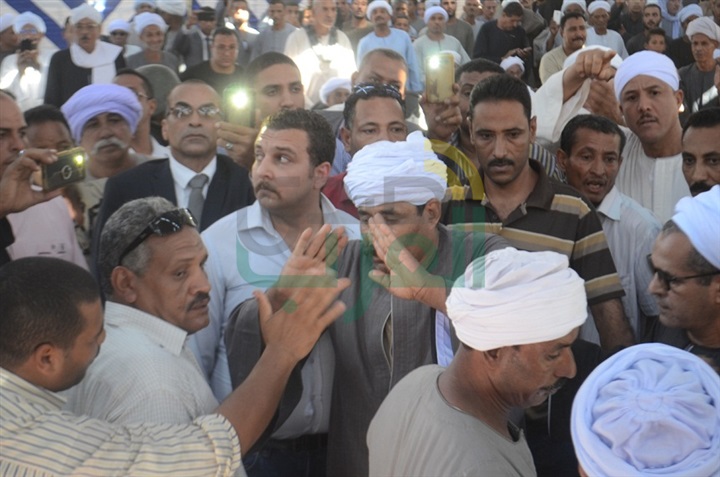 محافظ قنا يشهد جلسة صلح القودة بين "السوالم" و"أولاد مخدّم" بنقادة
