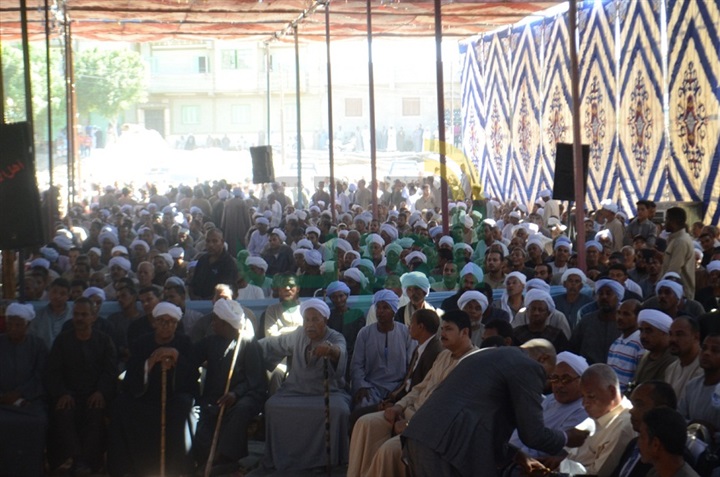 محافظ قنا يشهد جلسة صلح القودة بين "السوالم" و"أولاد مخدّم" بنقادة