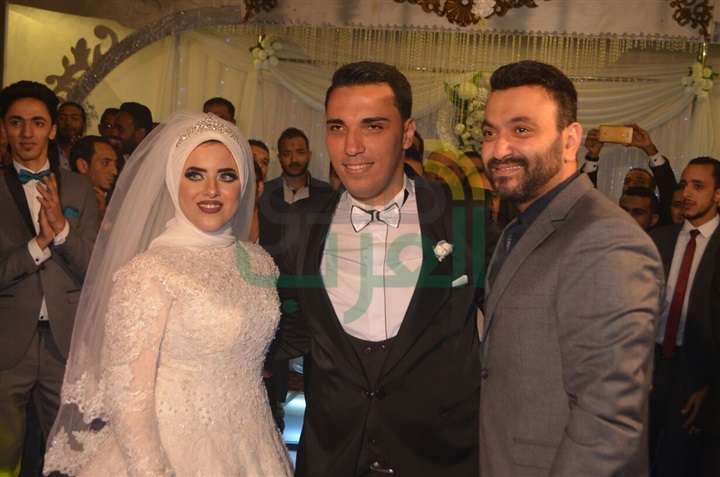 بالصور.. نجوم الأغنية يحتفلون بزفاف الشاعر أيمن عز بالصور.. نجوم الأغنية يحتفلون بزفاف الشاعر أيمن عز