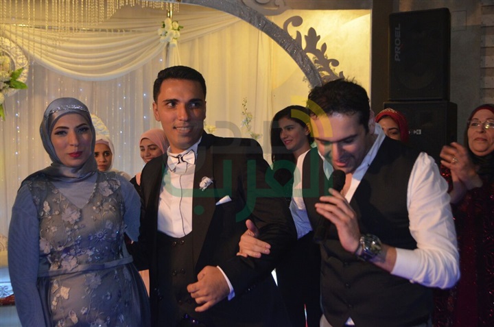 بالصور.. نجوم الأغنية يحتفلون بزفاف الشاعر أيمن عز بالصور.. نجوم الأغنية يحتفلون بزفاف الشاعر أيمن عز