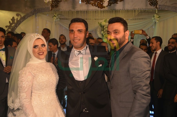 بالصور.. نجوم الأغنية يحتفلون بزفاف الشاعر أيمن عز بالصور.. نجوم الأغنية يحتفلون بزفاف الشاعر أيمن عز