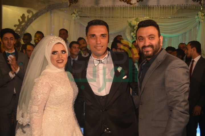 بالصور.. نجوم الأغنية يحتفلون بزفاف الشاعر أيمن عز بالصور.. نجوم الأغنية يحتفلون بزفاف الشاعر أيمن عز