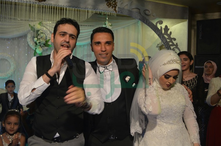 بالصور.. نجوم الأغنية يحتفلون بزفاف الشاعر أيمن عز بالصور.. نجوم الأغنية يحتفلون بزفاف الشاعر أيمن عز