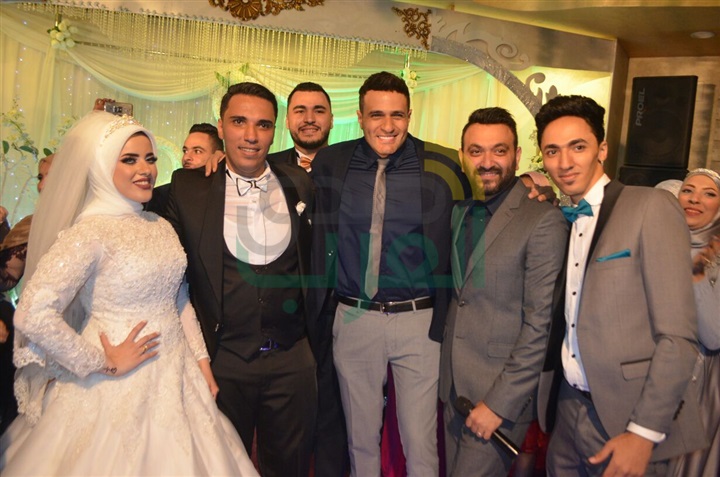 بالصور.. نجوم الأغنية يحتفلون بزفاف الشاعر أيمن عز بالصور.. نجوم الأغنية يحتفلون بزفاف الشاعر أيمن عز