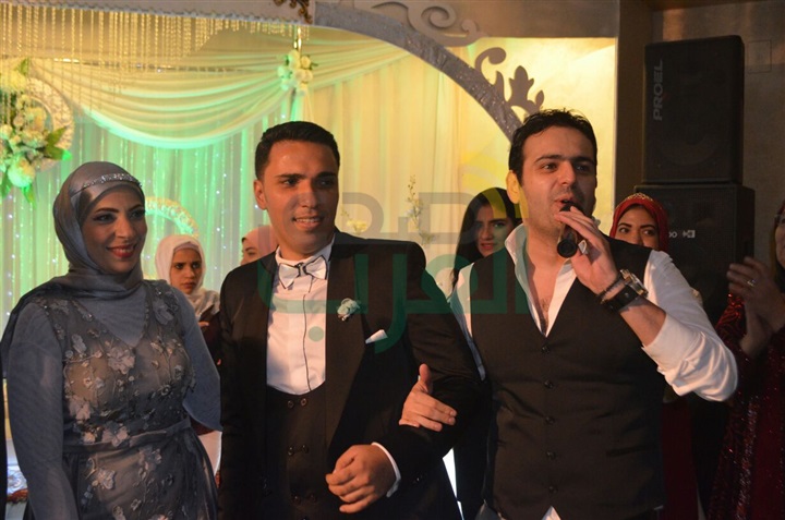 بالصور.. نجوم الأغنية يحتفلون بزفاف الشاعر أيمن عز بالصور.. نجوم الأغنية يحتفلون بزفاف الشاعر أيمن عز