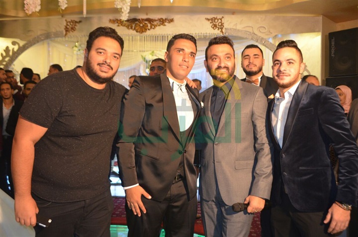 بالصور.. نجوم الأغنية يحتفلون بزفاف الشاعر أيمن عز بالصور.. نجوم الأغنية يحتفلون بزفاف الشاعر أيمن عز