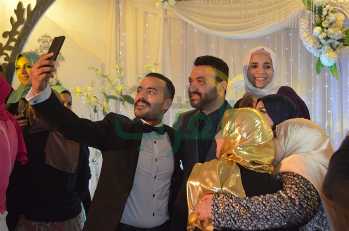 بالصور.. نجوم الأغنية يحتفلون بزفاف الشاعر أيمن عز بالصور.. نجوم الأغنية يحتفلون بزفاف الشاعر أيمن عز
