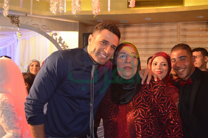 بالصور.. نجوم الأغنية يحتفلون بزفاف الشاعر أيمن عز بالصور.. نجوم الأغنية يحتفلون بزفاف الشاعر أيمن عز