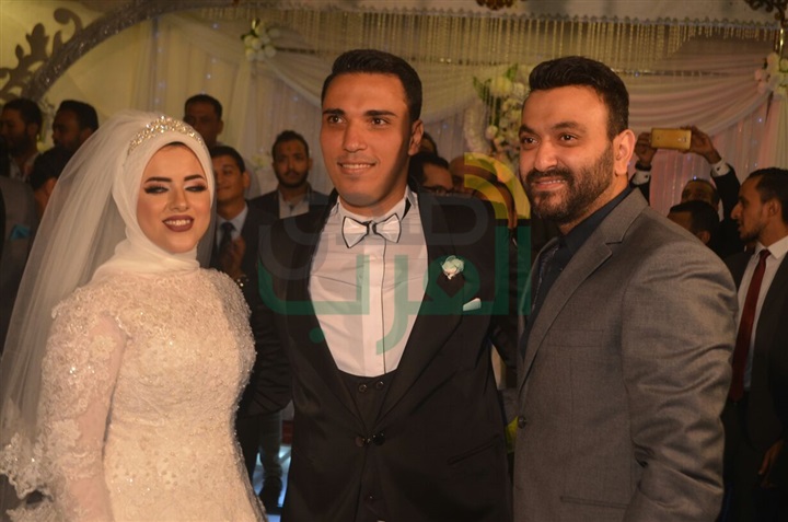 بالصور.. نجوم الأغنية يحتفلون بزفاف الشاعر أيمن عز بالصور.. نجوم الأغنية يحتفلون بزفاف الشاعر أيمن عز