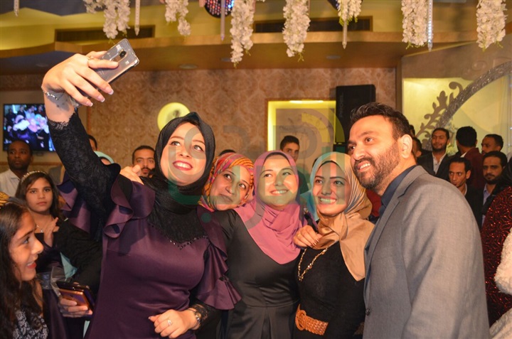 بالصور.. نجوم الأغنية يحتفلون بزفاف الشاعر أيمن عز بالصور.. نجوم الأغنية يحتفلون بزفاف الشاعر أيمن عز