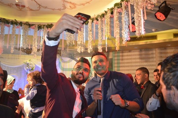 بالصور.. نجوم الأغنية يحتفلون بزفاف الشاعر أيمن عز بالصور.. نجوم الأغنية يحتفلون بزفاف الشاعر أيمن عز