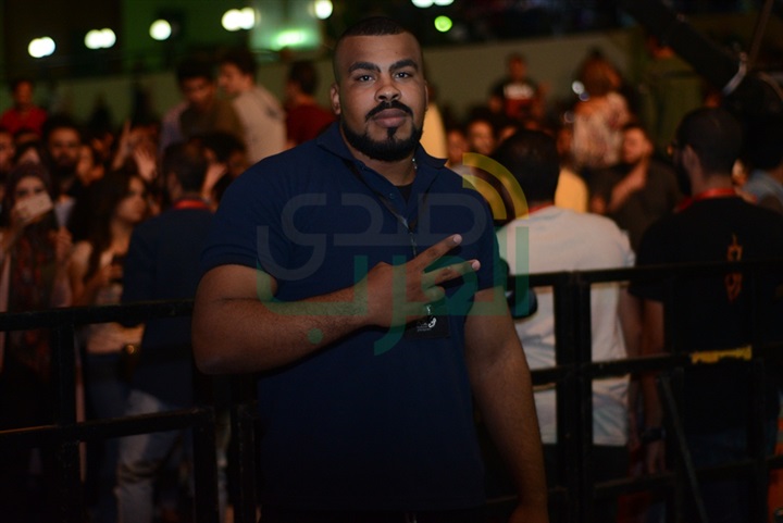 بالصور.. كايروكي وناتالي سابا يشعلان حفل الجامعة الكندية