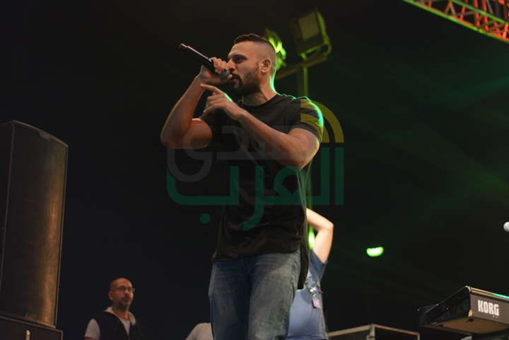 بالصور.. كايروكي وناتالي سابا يشعلان حفل الجامعة الكندية