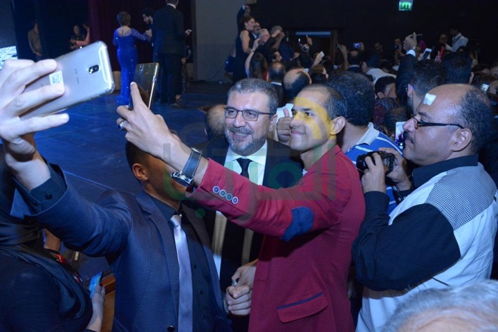 بالصور.. مظاهرة في حب عمرو الليثي بالاسكندرية السينمائي‎‏