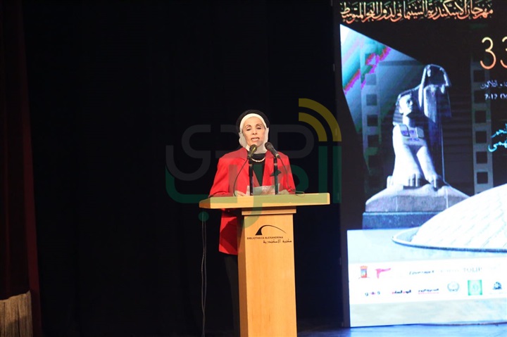 بكاء حسين فهمى بسبب فقدانه محمود عبد العزيز ونور الشريف